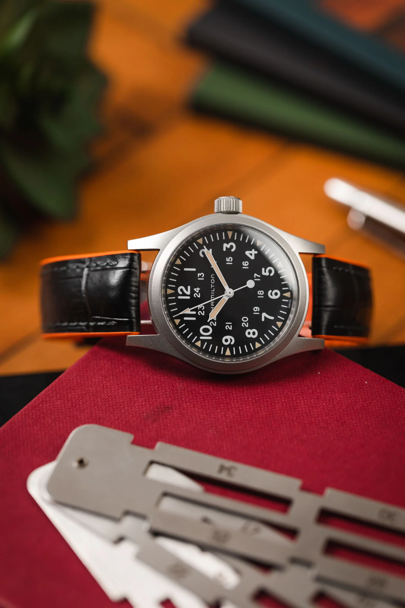 Hirsch ANDY Alligator Embossed Performance Watch Strap in BLACK /ORANGE - Image 4