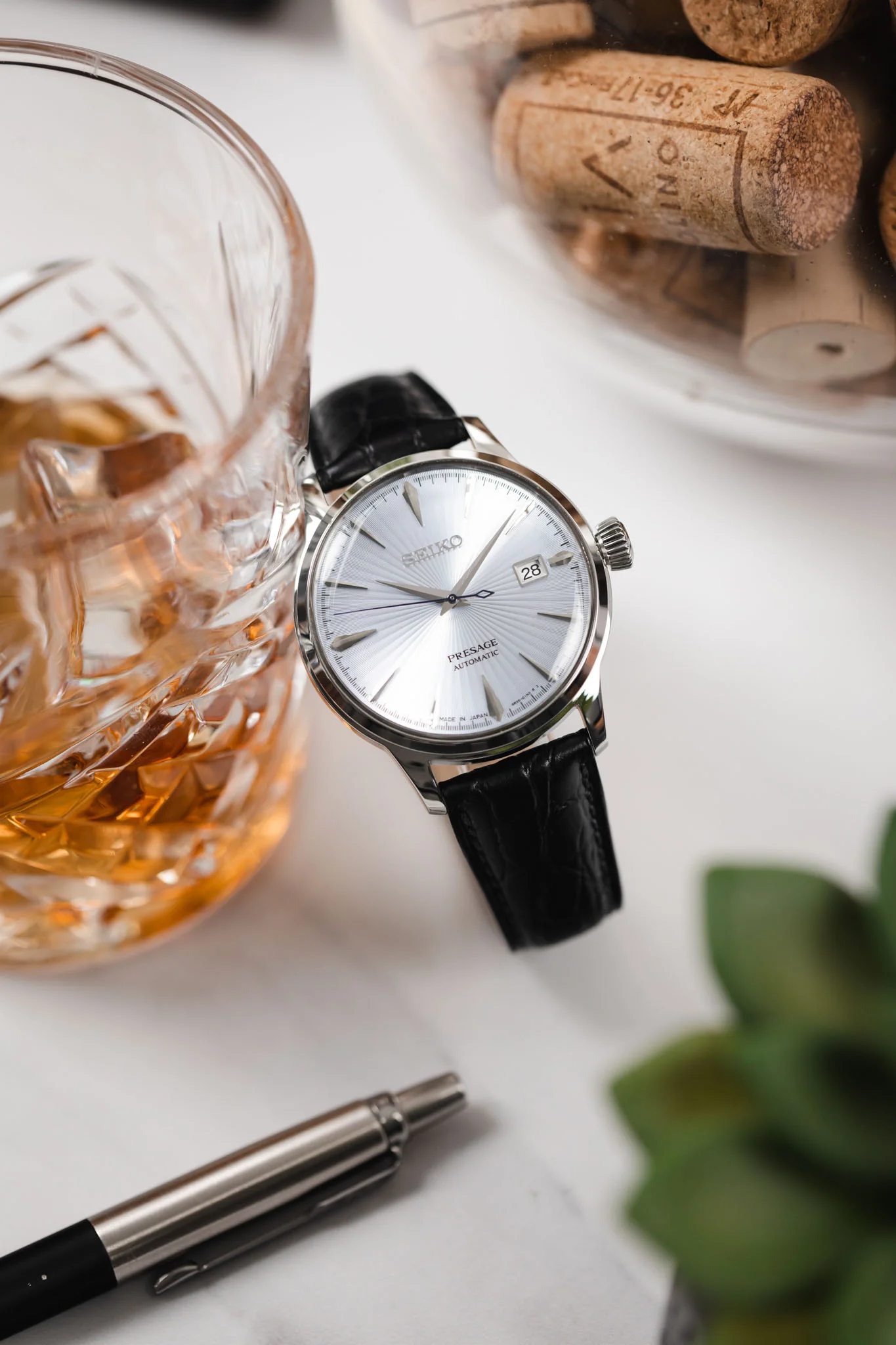 Hirsch ARISTOCRAT Croco-Embossed Leather Watch Strap in BLACK - Image 4