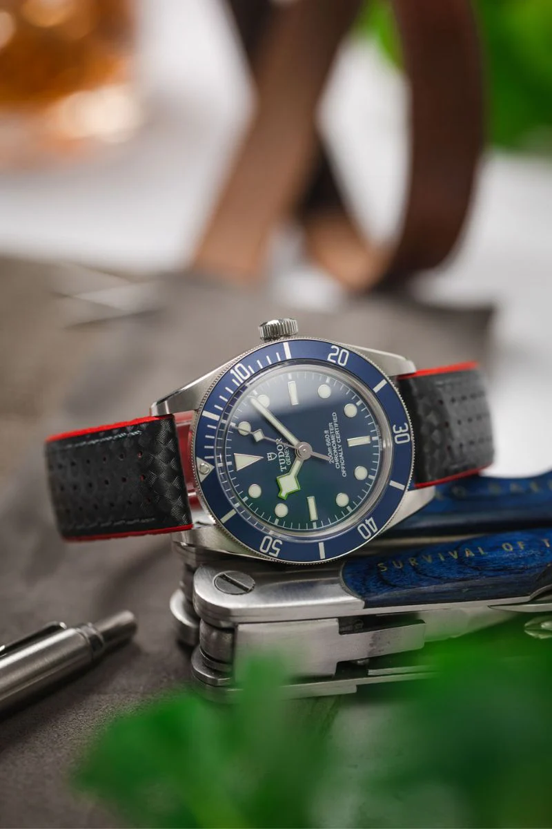 Hirsch AYRTON Carbon Embossed Performance Watch Strap in BLACK / RED - Image 4