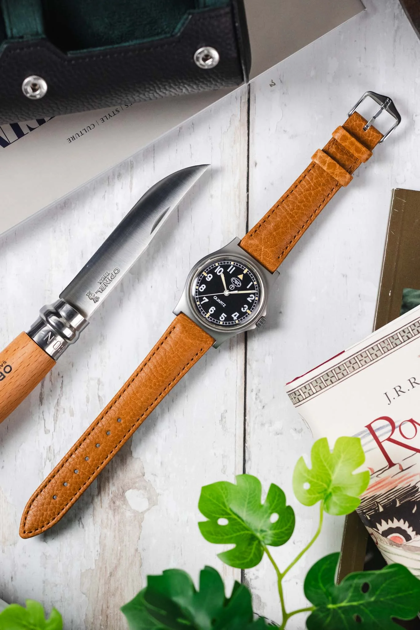 Hirsch CAMELGRAIN Open-Ended No-Allergy Leather Watch Strap in HONEY - Image 11