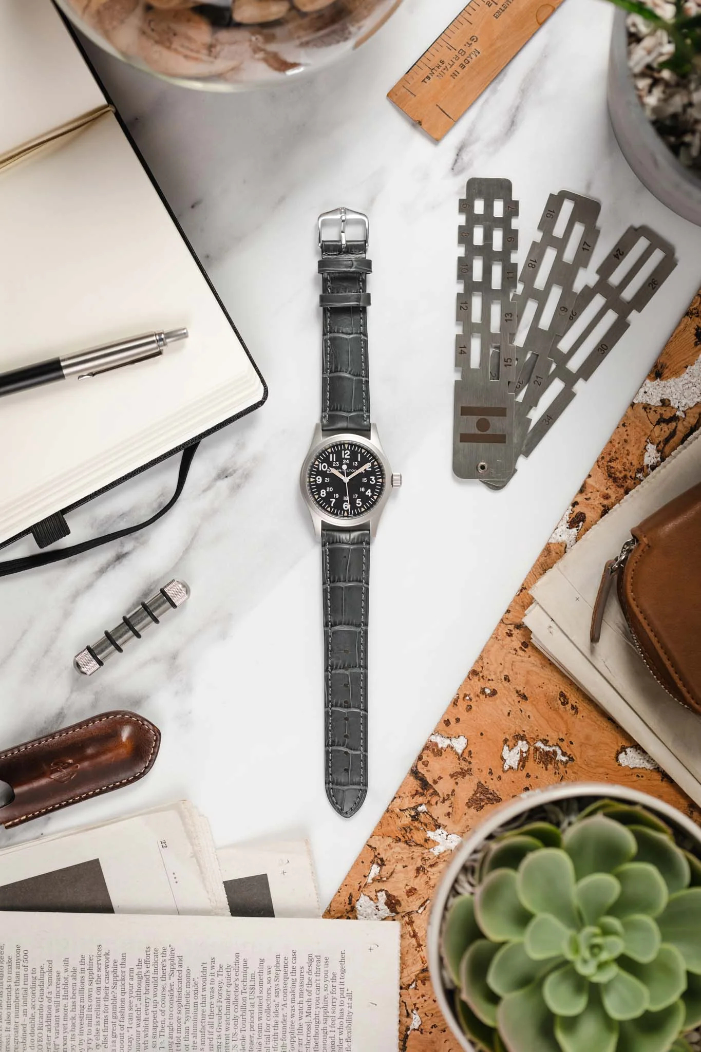 Hirsch DUKE Quick-Release Alligator Embossed Leather Watch Strap in GREY - Image 6