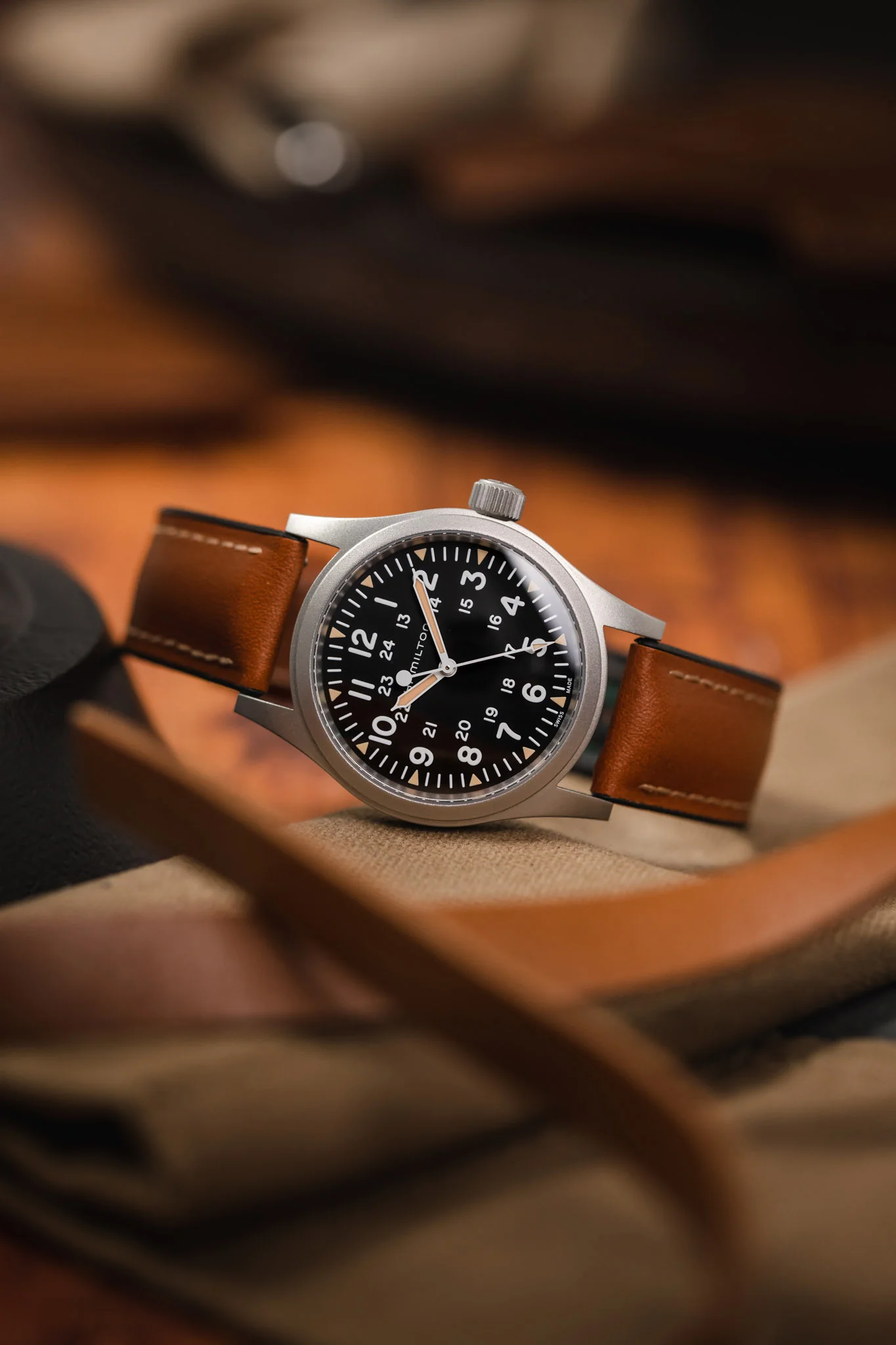 Hirsch JAMES Calf Leather Performance Watch Strap in GOLD BROWN - Image 4