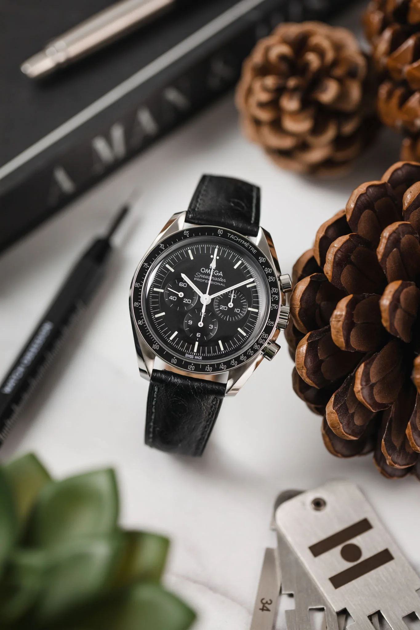 Hirsch MASSAI OSTRICH Leather Watch Strap in BLACK - Image 4