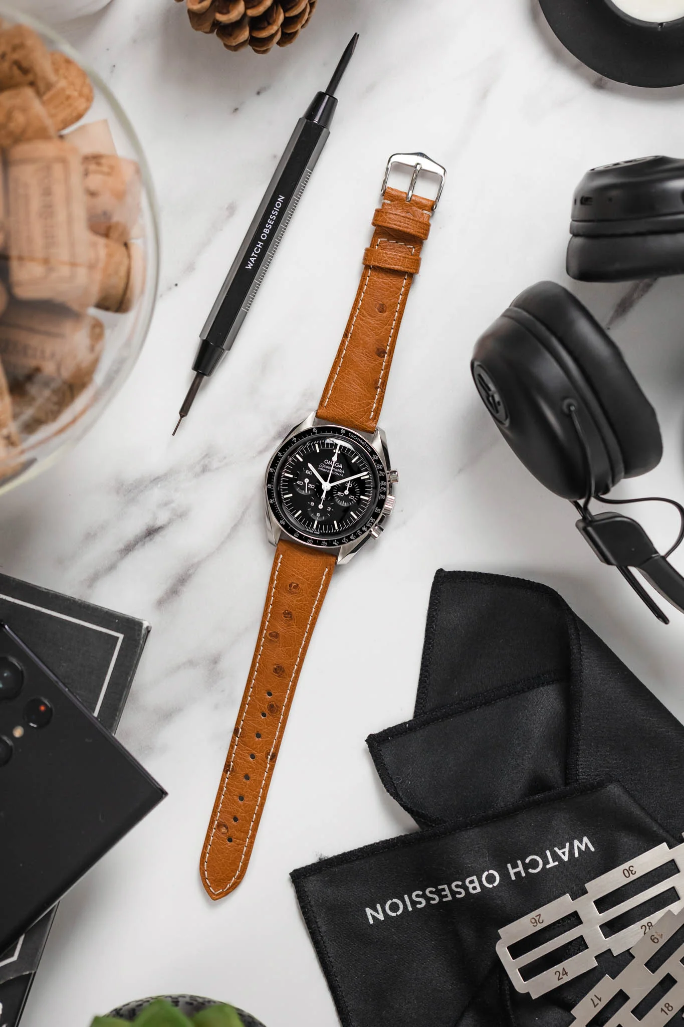 Hirsch MASSAI OSTRICH Leather Watch Strap in GOLD BROWN With WHITE Stitching - Image 6