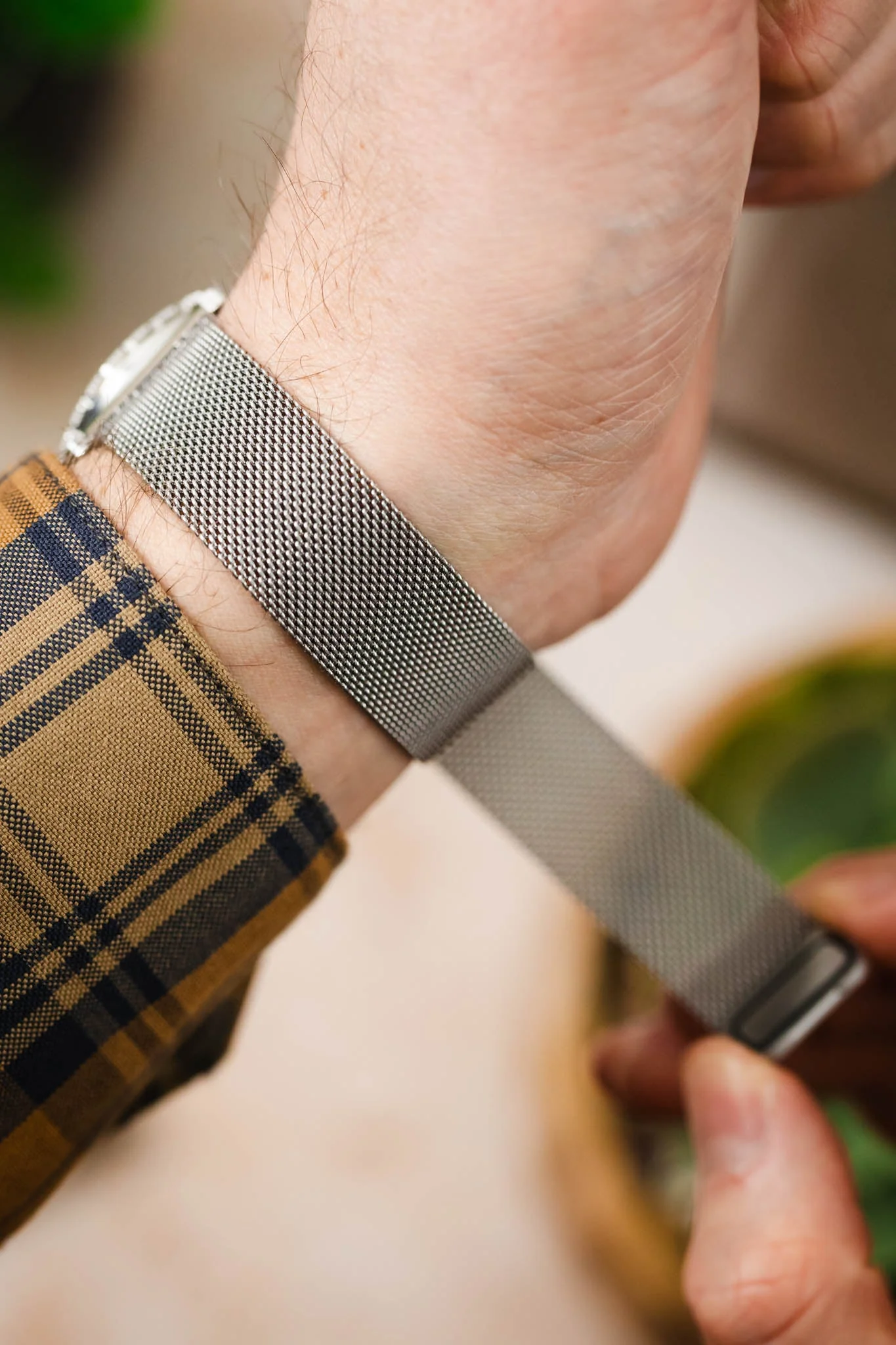 Hirsch MILANAISE Mesh Watch Band in SILVER - Image 6