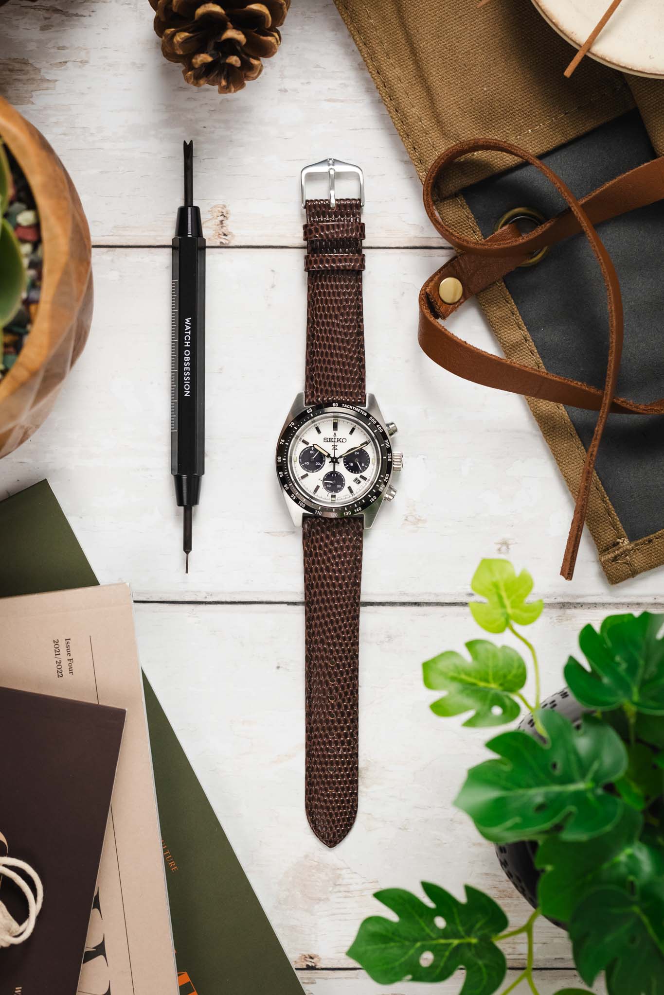 Hirsch RAINBOW Lizard Embossed Quick-Release Leather Watch Strap in BROWN - Image 6