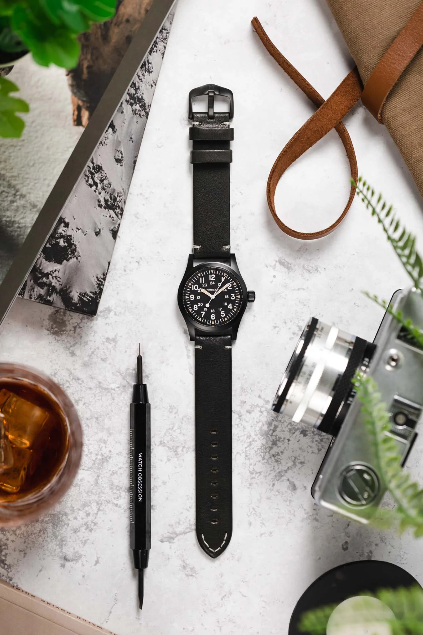 Hirsch Ranger Retro Leather Parallel Watch Strap - Black - Image 6