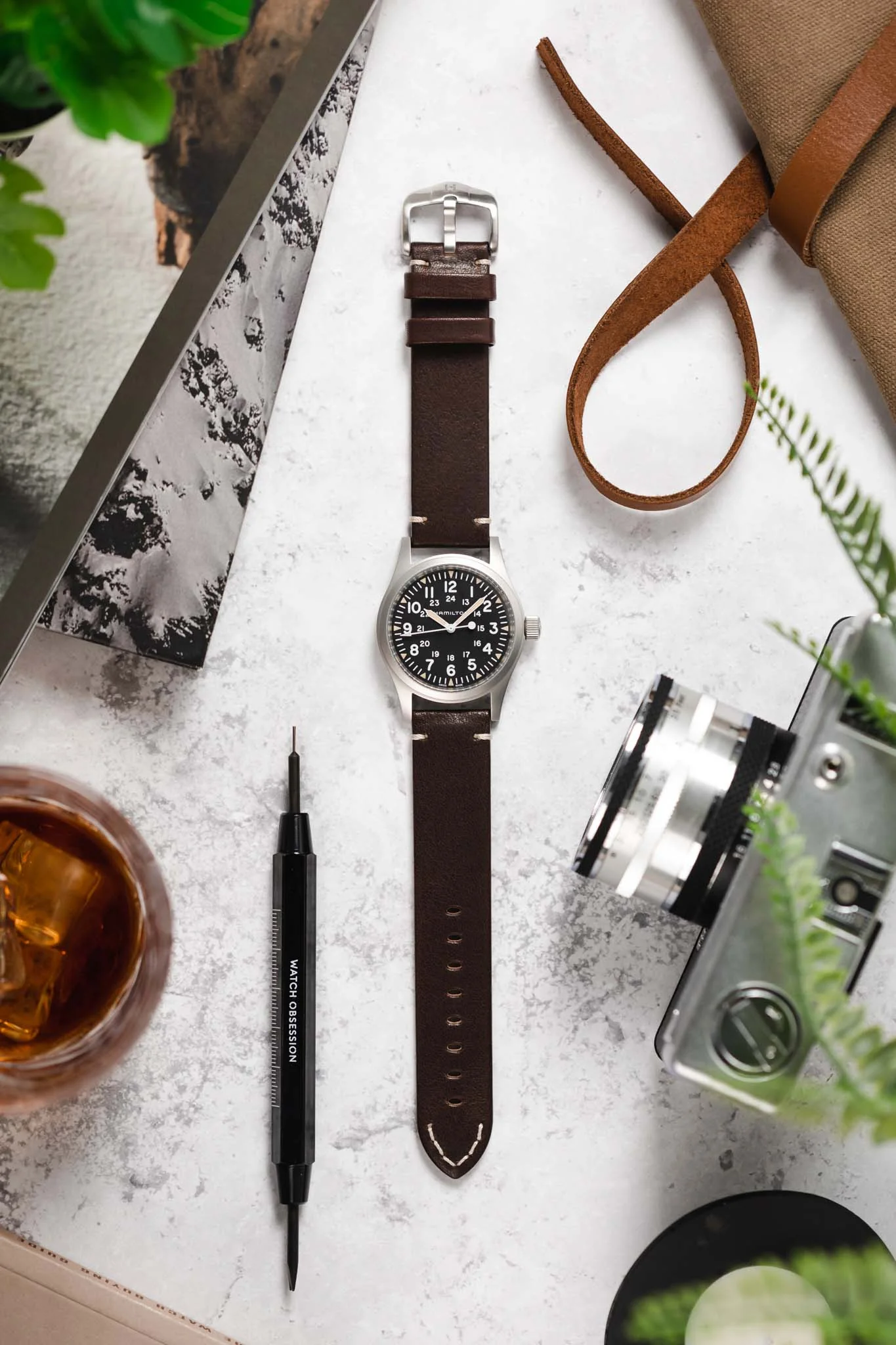 Hirsch RANGER Retro Leather Parallel Watch Strap in BROWN - Image 6