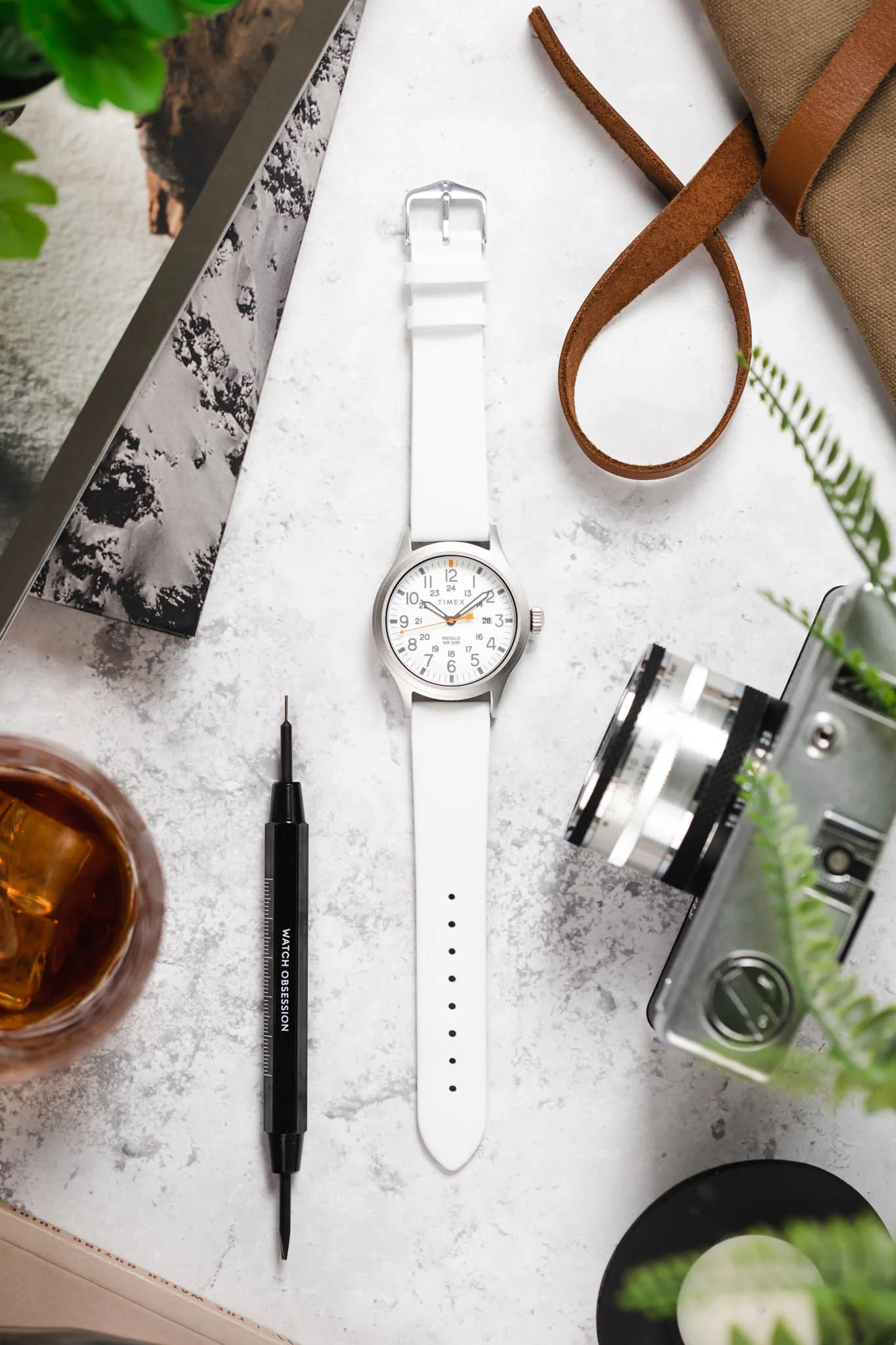 Hirsch TORONTO Quick-Release Fine-Grained Leather Watch Strap in WHITE - Image 6